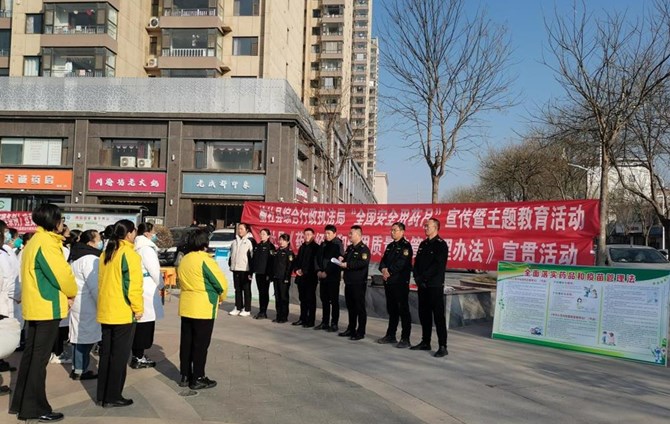 榆社县综合行政执法局开展“全国安全用药月”活动
